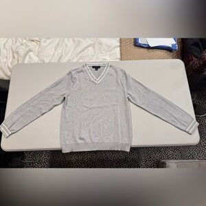 Banana Republic Men’s collegiate yuppy v neck sweater